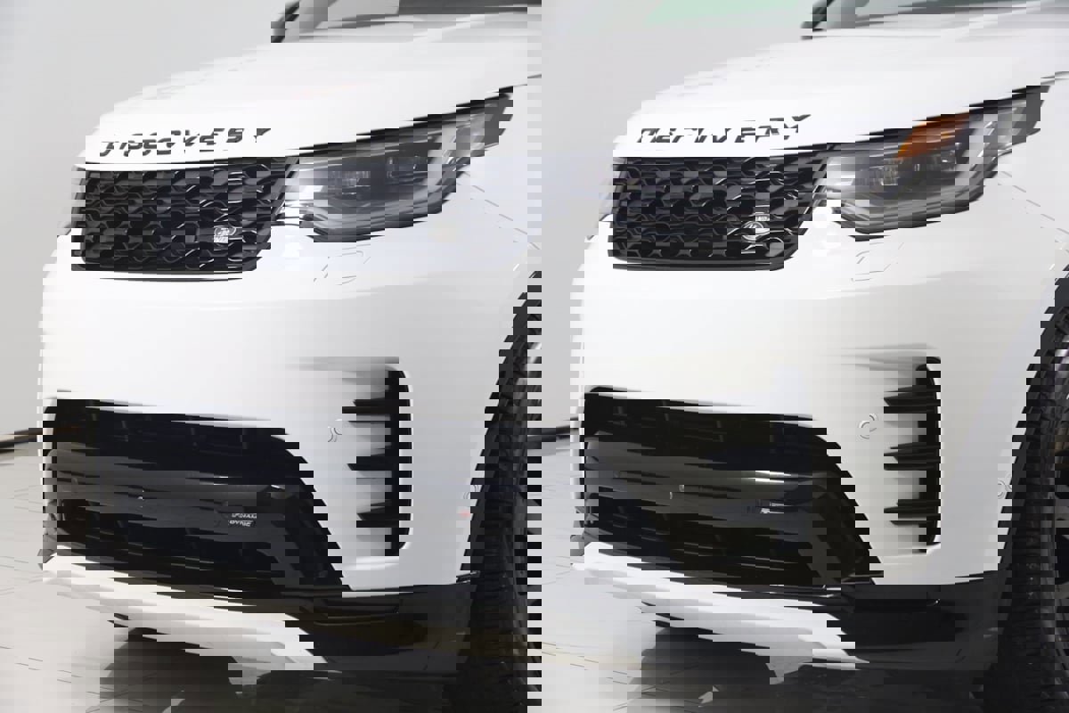 Used 2023 Land Rover Discovery S R-Dynamic image 62