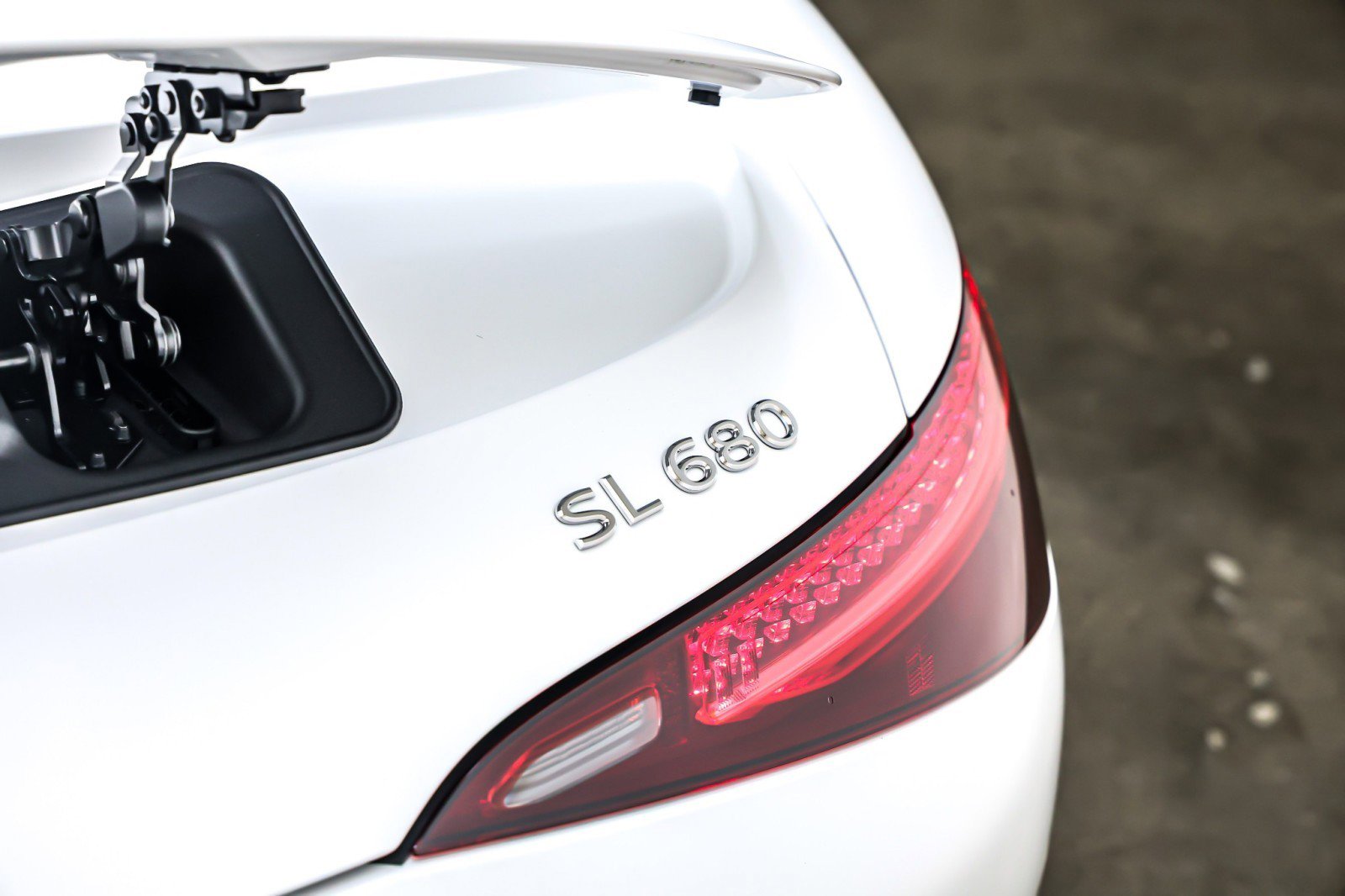 New 2026 Mercedes-Benz Maybach SL 680 image 9