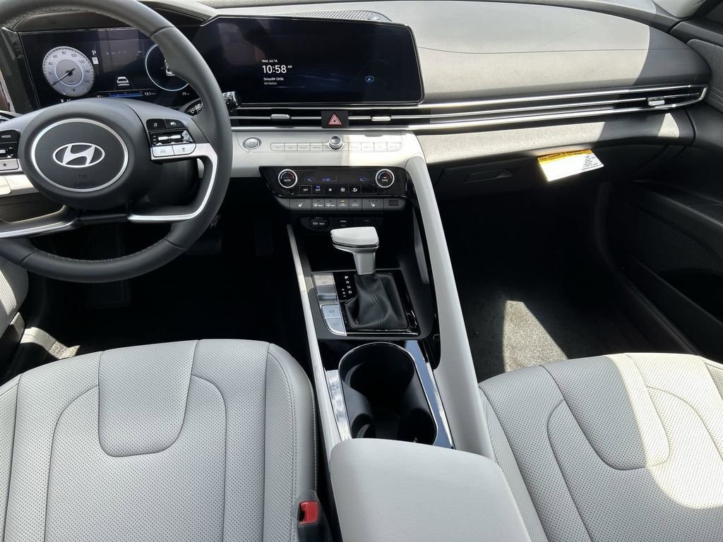 New 2025 Hyundai Elantra Limited image 5