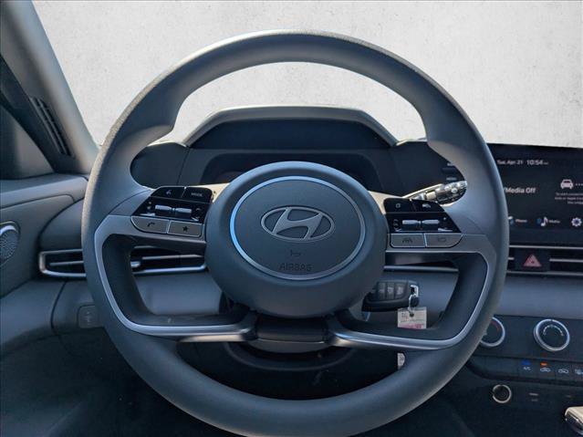 New 2026 Hyundai Elantra SE FWD image 11