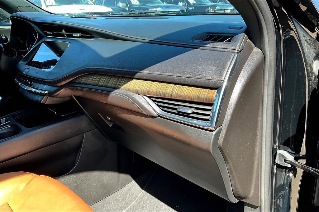 Used 2021 Cadillac XT4 Premium Luxury image 19