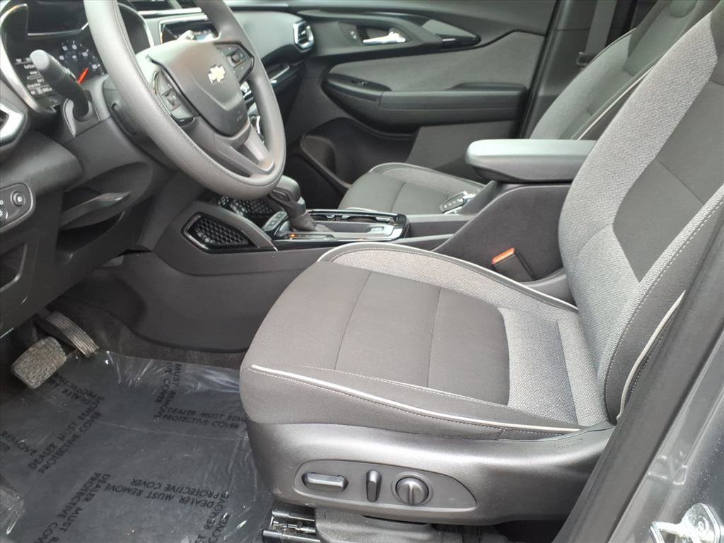 Used 2021 Chevrolet TrailBlazer LT w/ Sun and Liftgate Package image 15