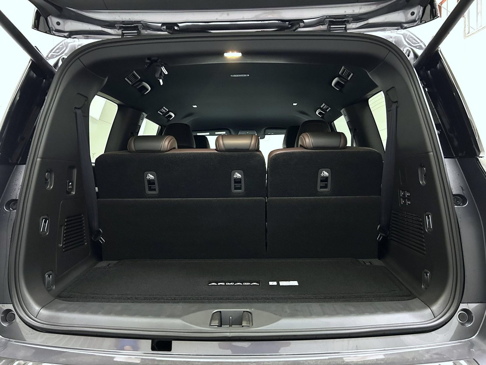 New 2026 Nissan Armada SL w/ Captain's Chari Seat Package AWD/4WD image 22