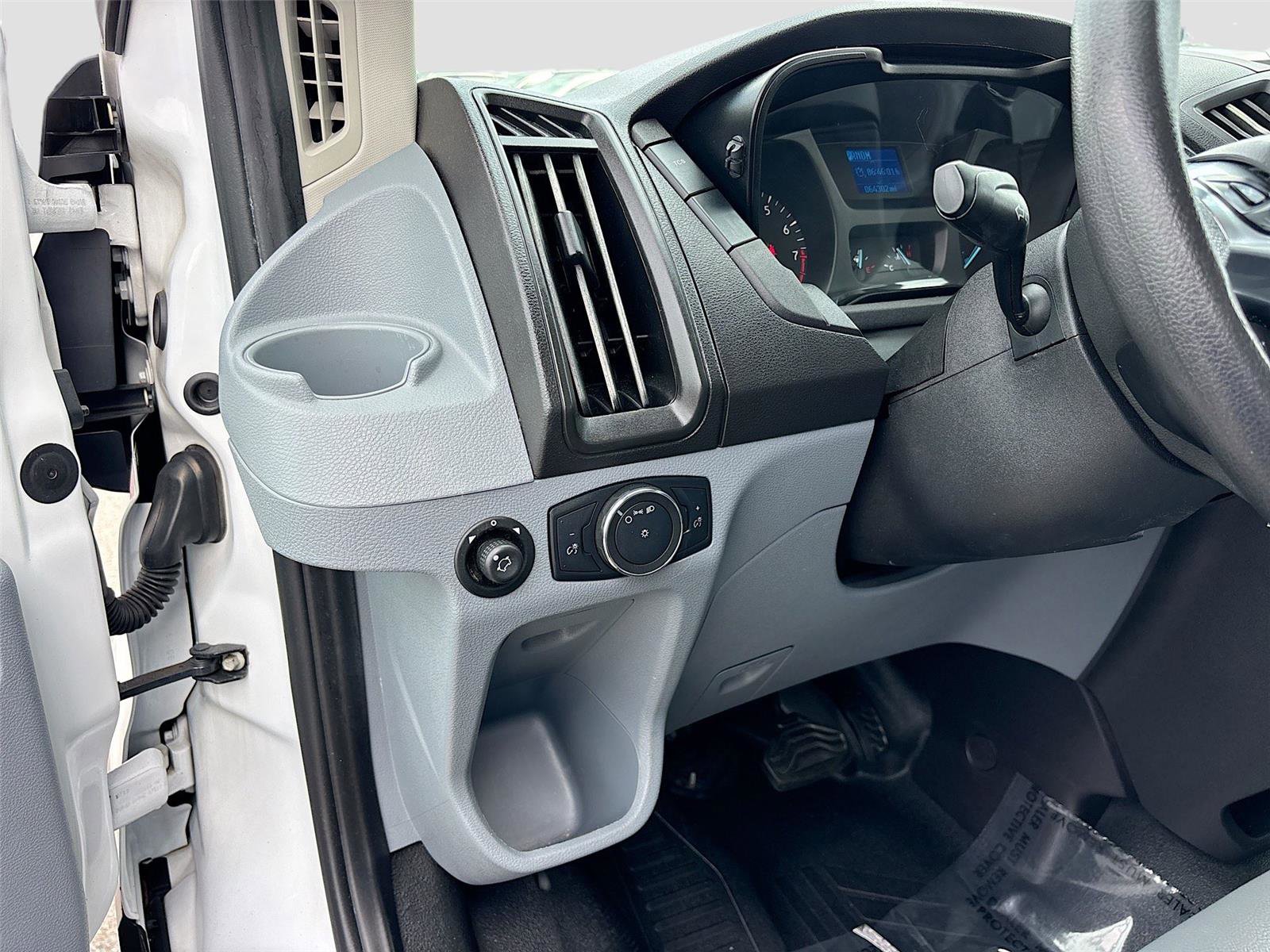 Used 2019 Ford Transit 350 XL image 10