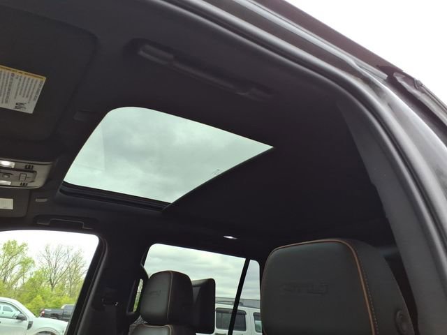 Used 2021 GMC Yukon AT4 w/ Rear Media and Nav Package AWD/4WD image 19