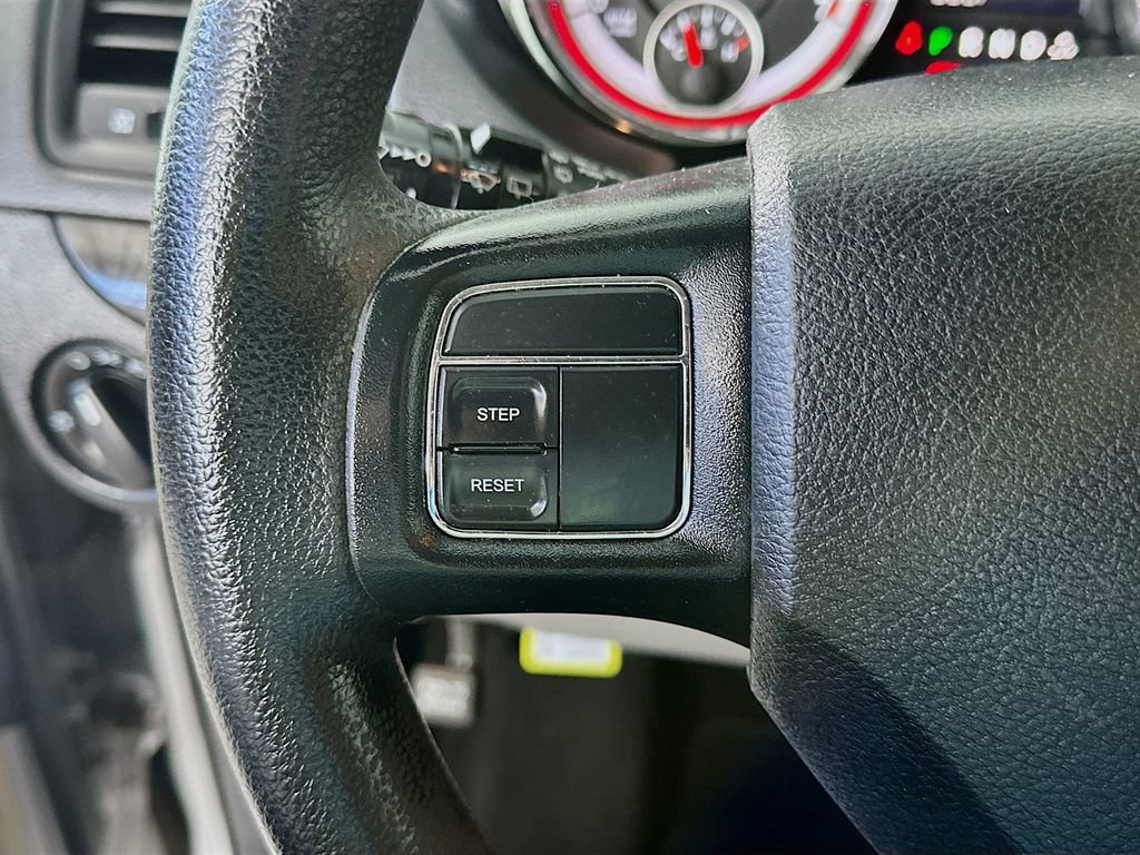 Used 2016 Dodge Grand Caravan SXT FWD image 23