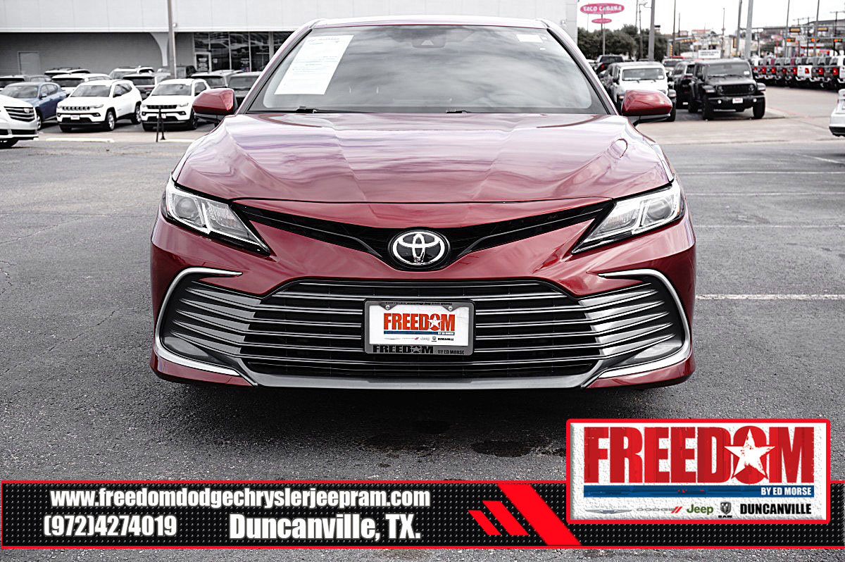Used 2022 Toyota Camry LE image 8