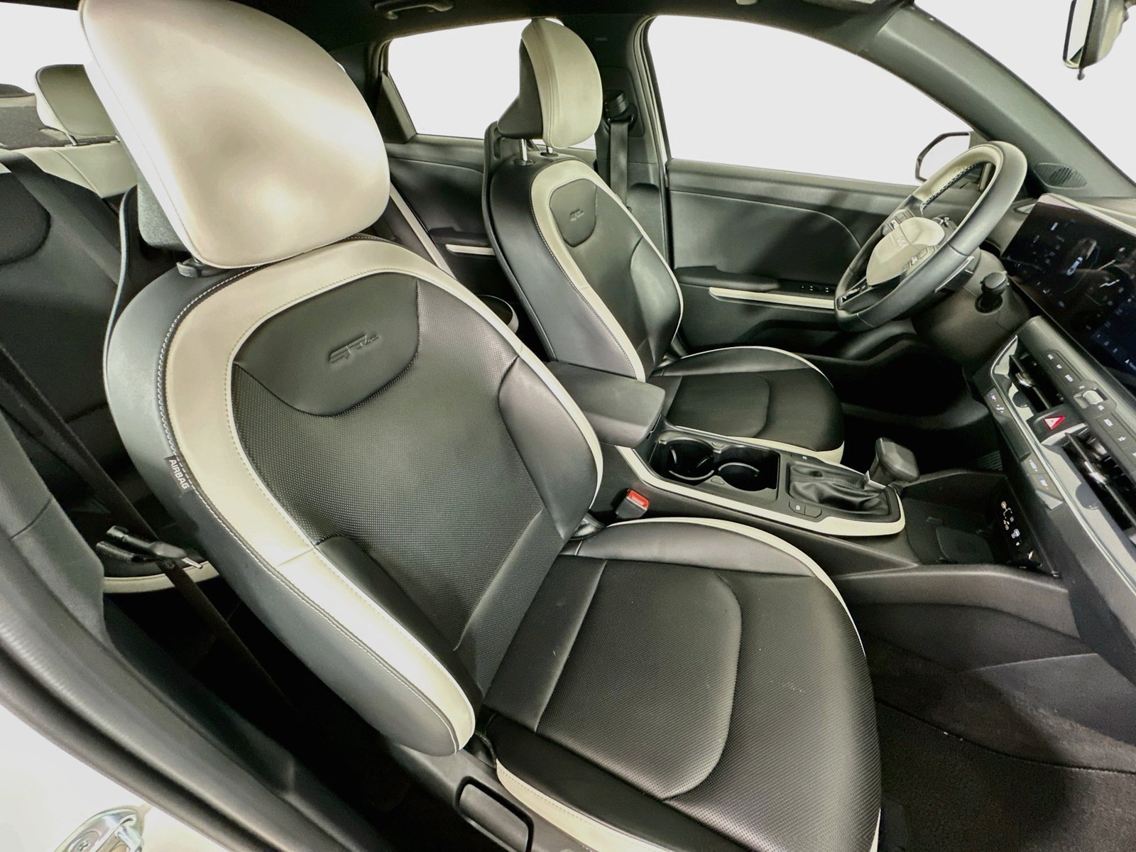 Used 2025 Kia K4 GT-Line w/ GT-Line Premium Package FWD image 42