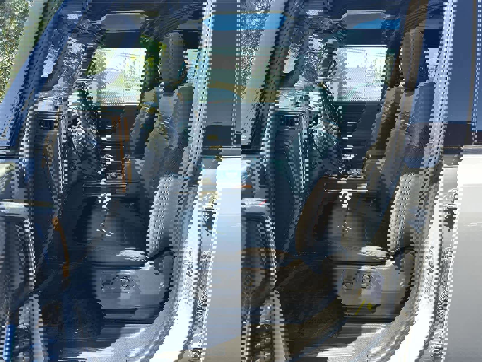 Used 2024 GMC Hummer EV 3X w/ LPO, Illumination Package image 11