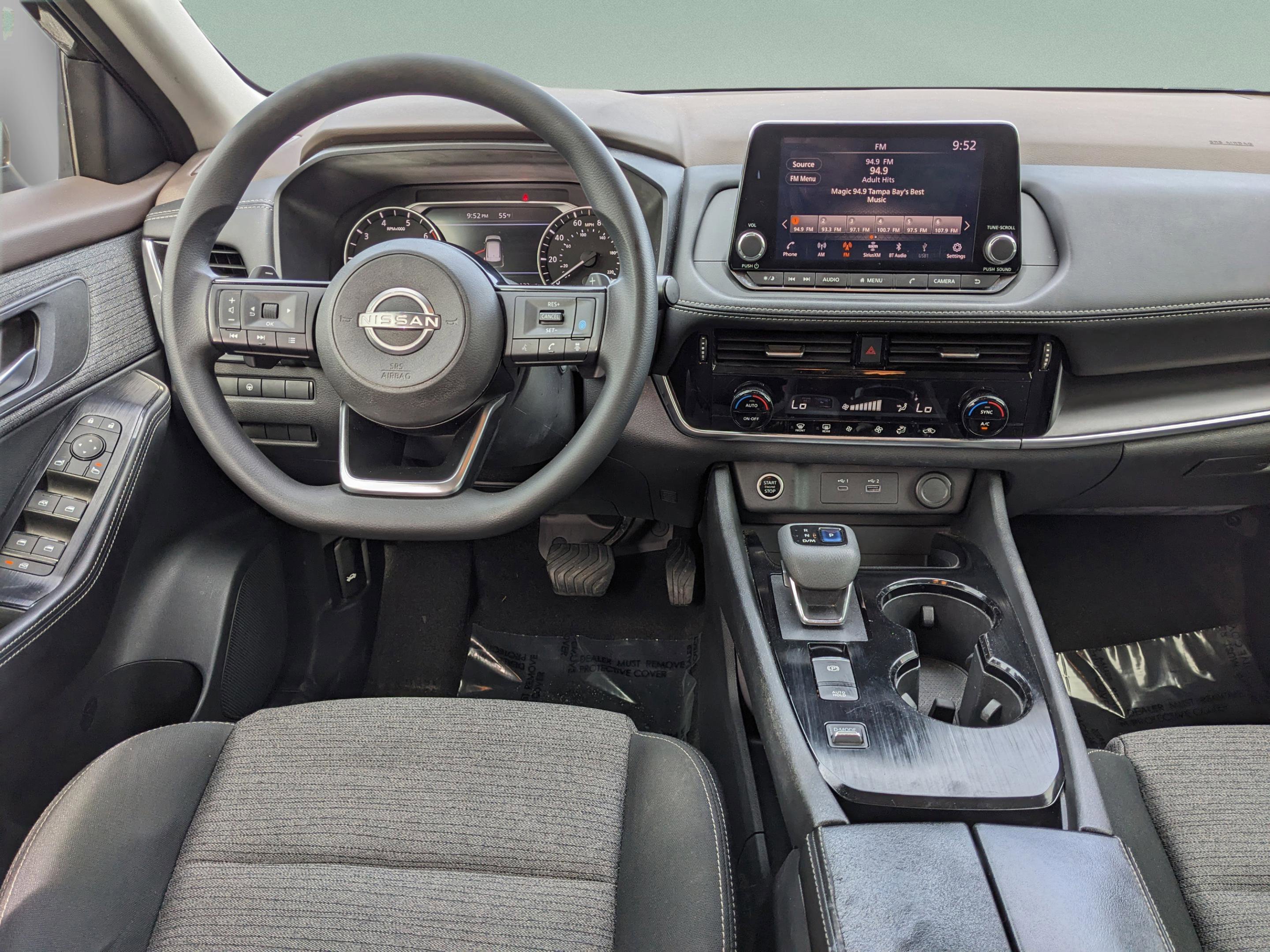 Used 2022 Nissan Rogue SV FWD image 18