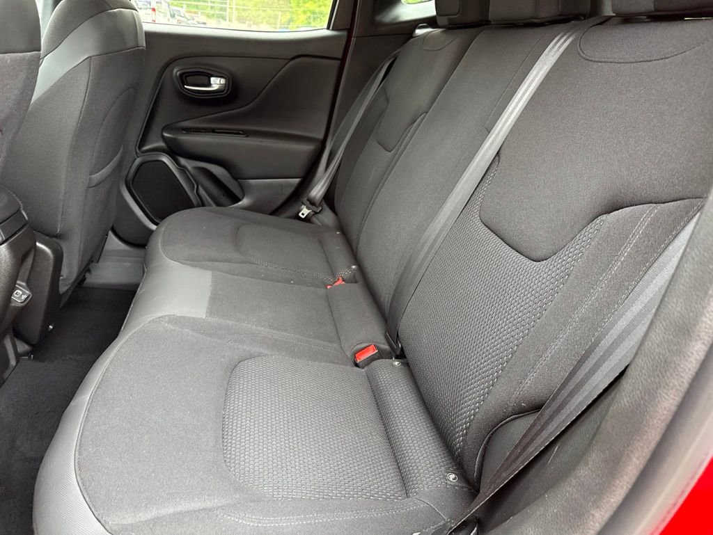 Used 2020 Jeep Renegade Altitude FWD image 10