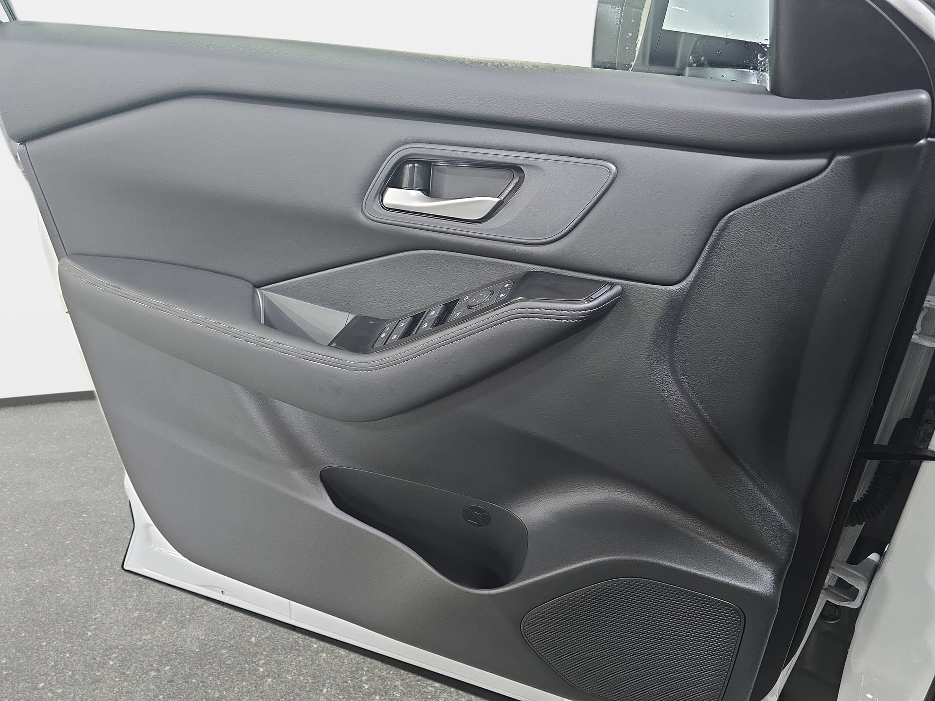 New 2026 Nissan Rogue SV w/ Cold Weather Package FWD image 26