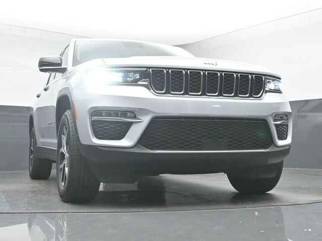 Used 2023 Jeep Grand Cherokee Limited image 31