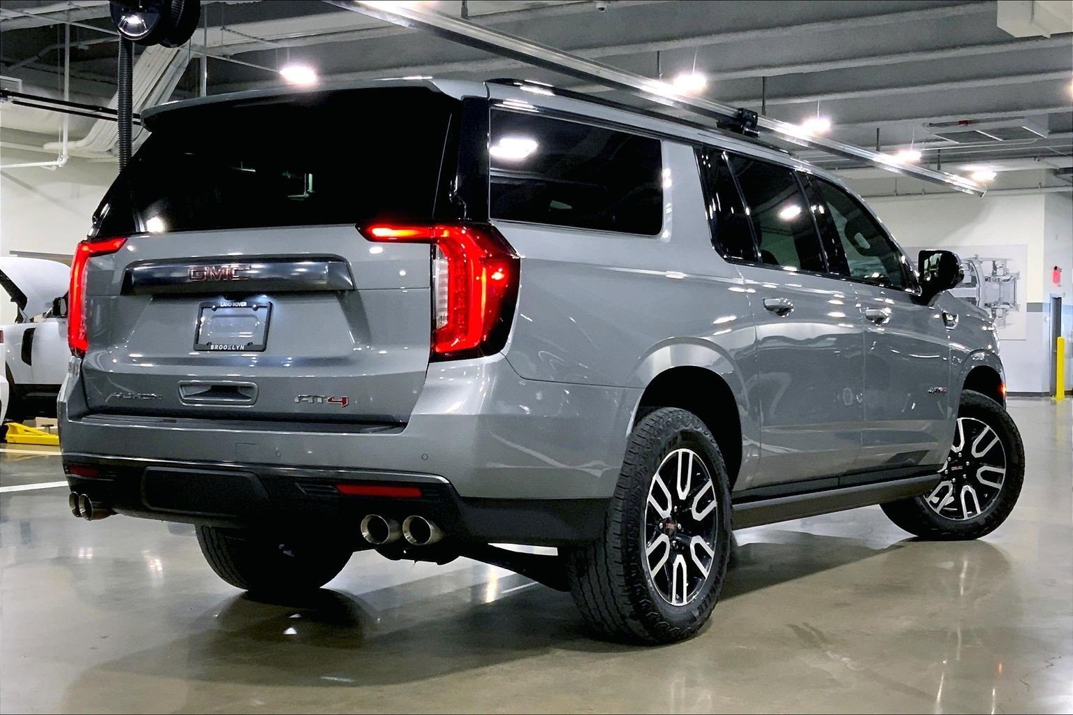 Used 2023 GMC Yukon XL AT4 image 12