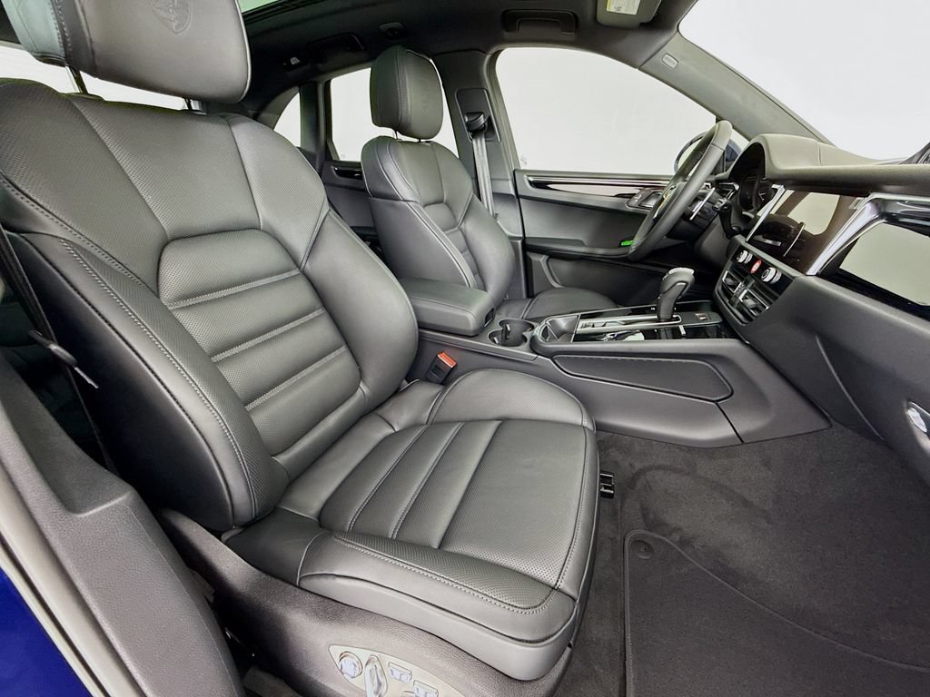 New 2026 Porsche Macan AWD/4WD image 30