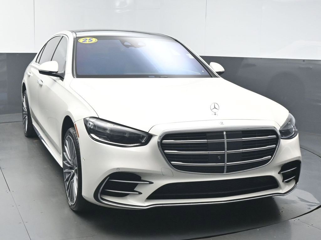 Used 2022 Mercedes-Benz S 580 4MATIC Sedan image 3