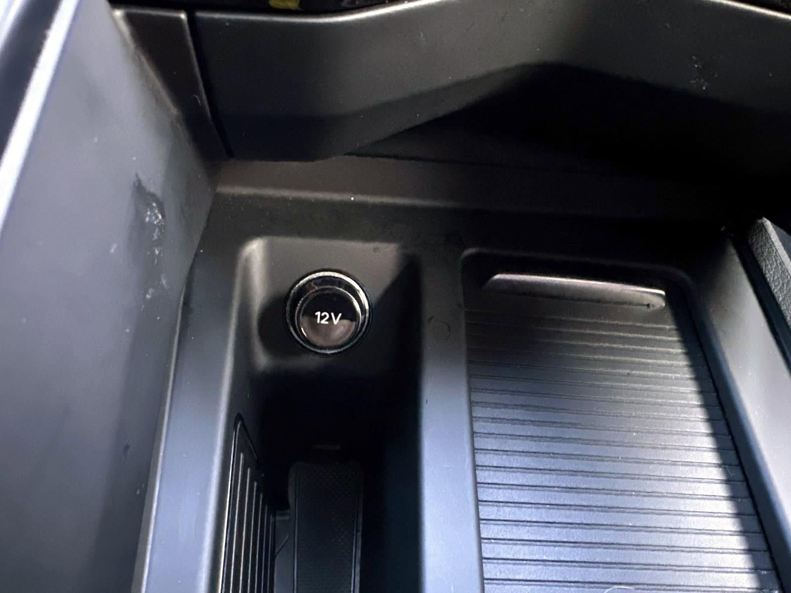 Used 2023 Audi e-tron S Premium Plus w/ Black Optic Package image 24