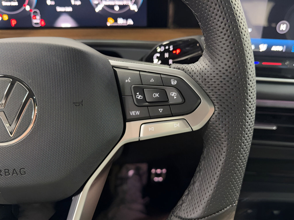 New 2026 Volkswagen Tiguan SEL R-Line image 13