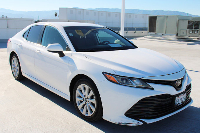 Used 2020 Toyota Camry LE image 2