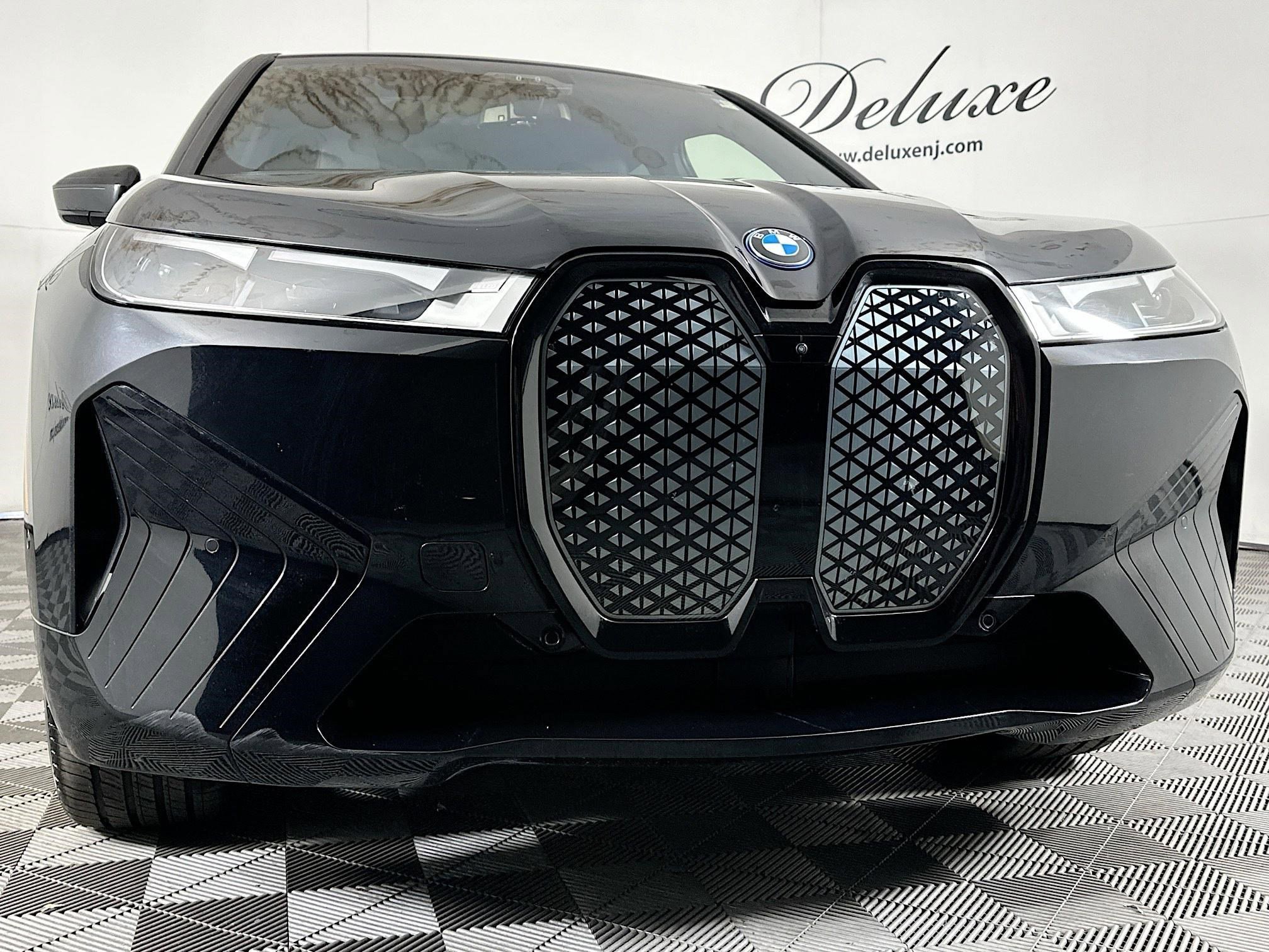 Used 2024 BMW iX xDrive50 w/ Premium Package AWD/4WD image 30