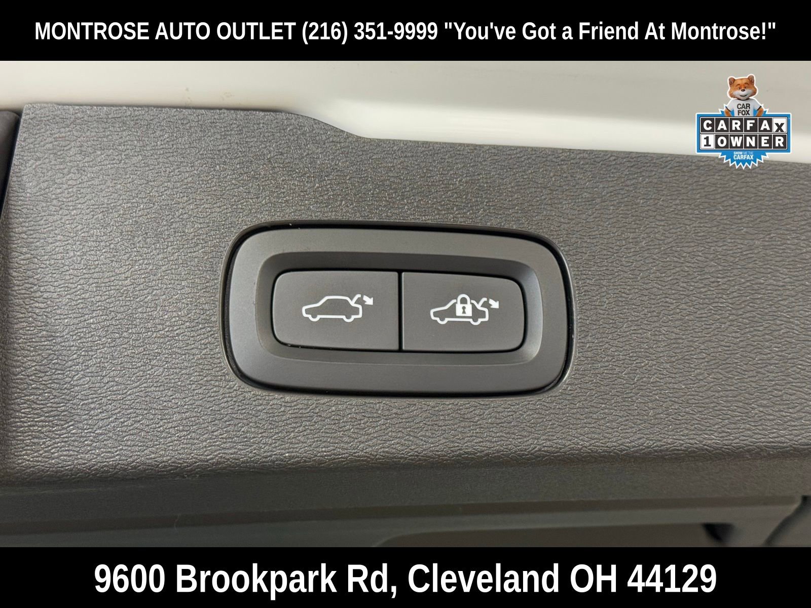 Used 2024 Volvo V60 B5 Cross Country Plus image 42