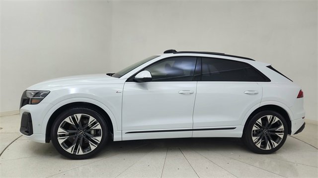 Used 2025 Audi Q8 Prestige w/ Prestige Package image 3