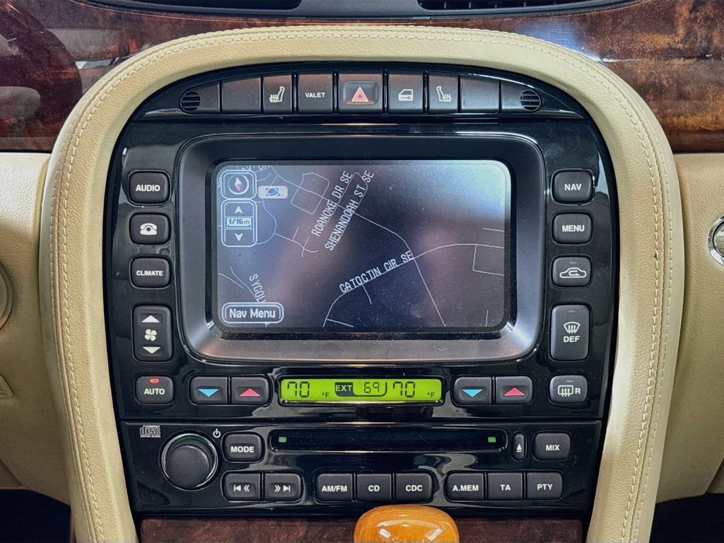 Used 2005 Jaguar XJ8 RWD image 13