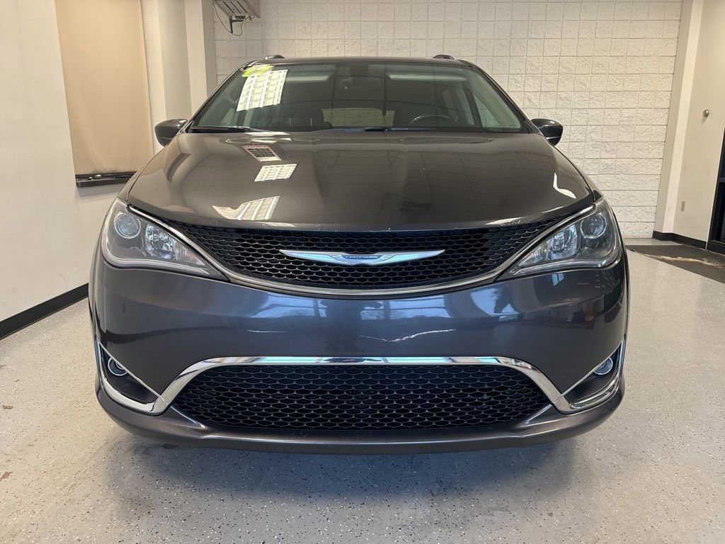 Used 2017 Chrysler Pacifica Touring-L Plus FWD image 40