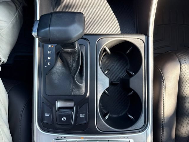 Used 2025 Kia Carnival FWD image 31