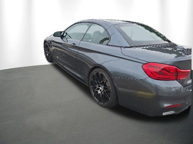 Used 2018 BMW M4 Convertible RWD image 4