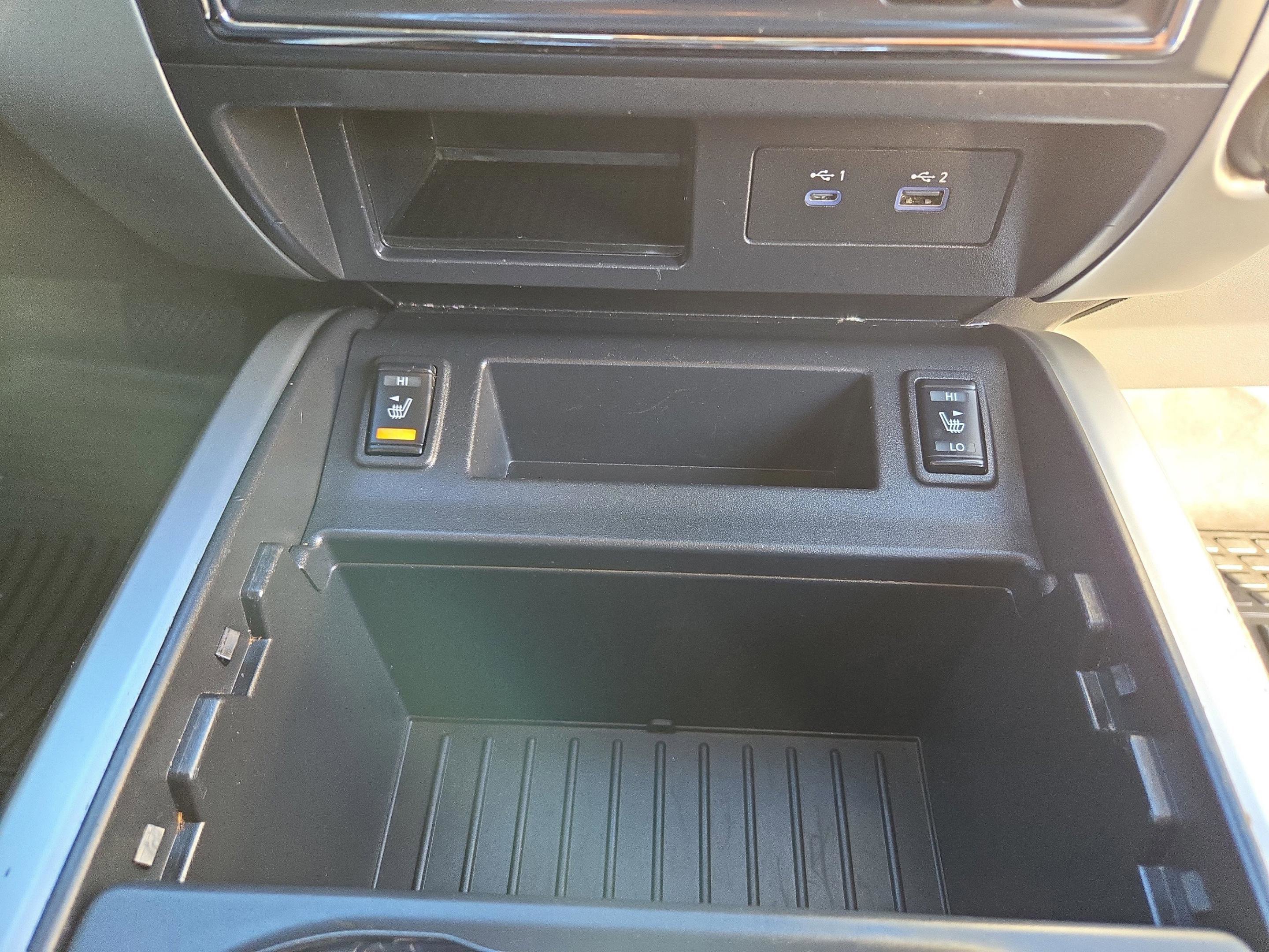 Used 2021 Nissan Titan SV w/ SV Convenience Package image 10