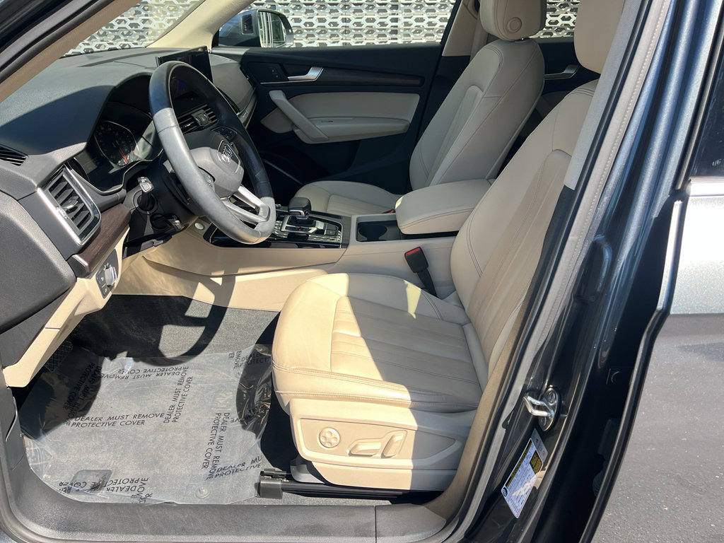 Used 2023 Audi Q5 2.0T Premium w/ Convenience Package image 15