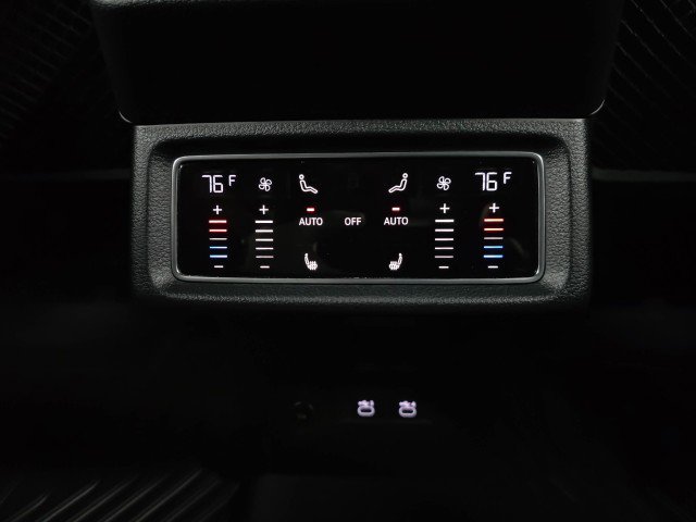 Used 2021 Audi e-tron Prestige w/ Prestige Package AWD/4WD image 18