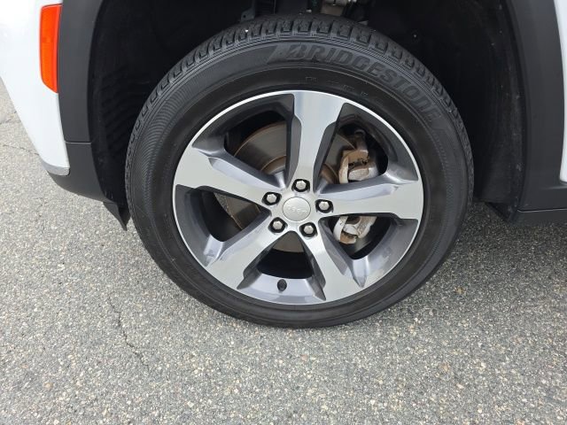 Used 2023 Jeep Grand Cherokee L Limited image 11