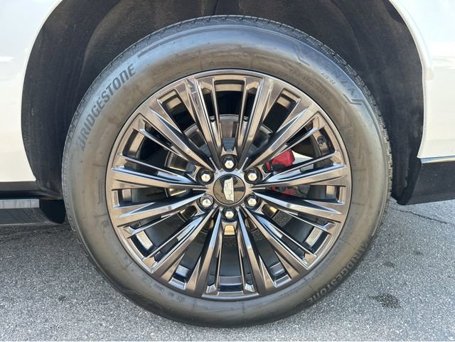 Certified 2024 Cadillac Escalade ESV V w/ LPO, ONYX Package AWD/4WD image 16