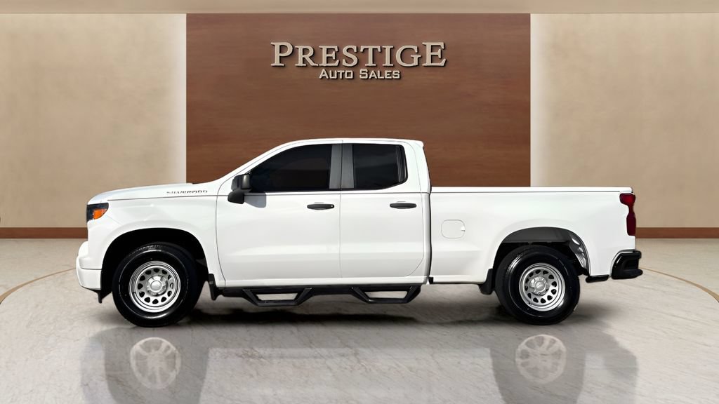 Used 2023 Chevrolet Silverado 1500 W/T RWD image 2