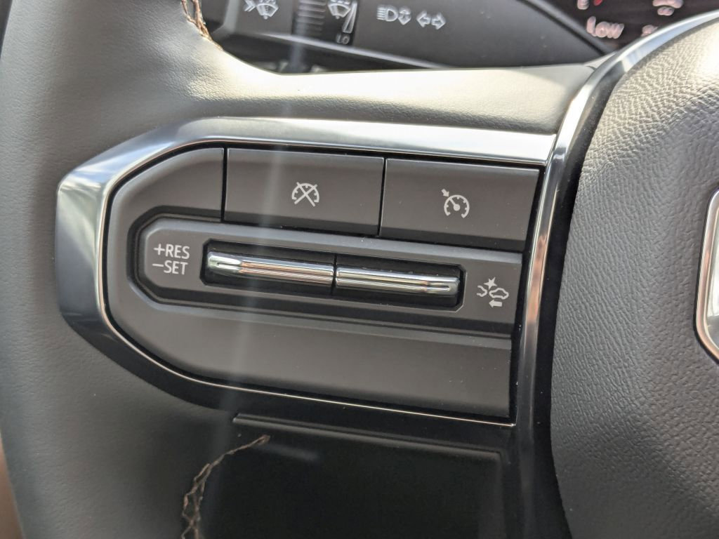 New 2025 GMC Canyon AT4 w/ Technology Plus Package AWD/4WD image 16