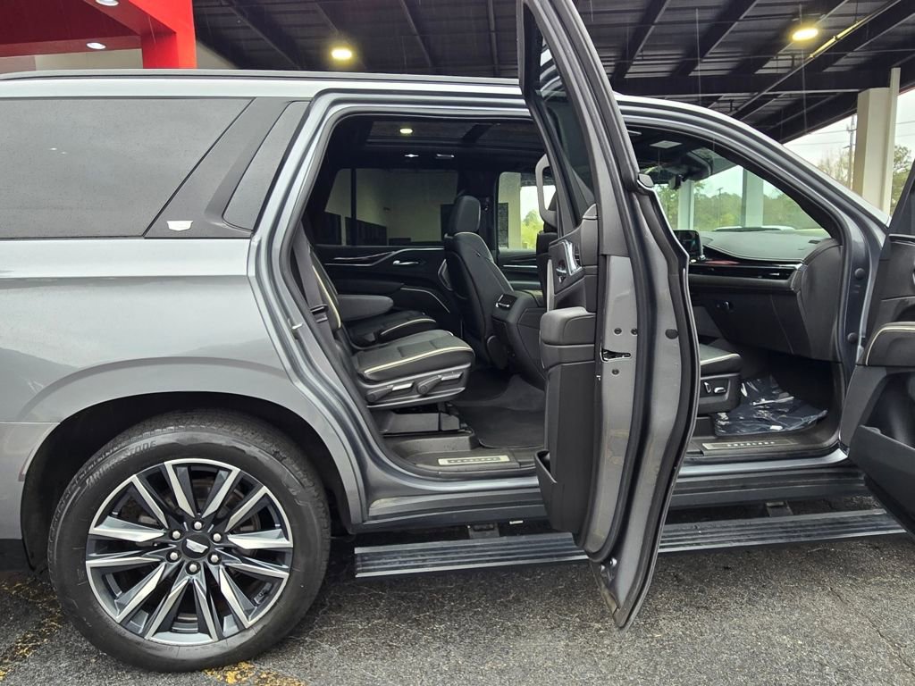 Used 2021 Cadillac Escalade Sport w/ Driver Assist Tech Package image 18