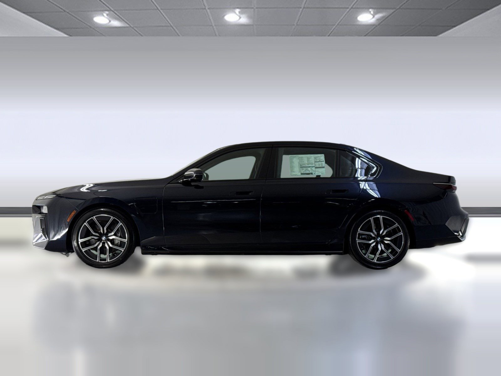 New 2026 BMW 750e xDrive AWD/4WD image 2