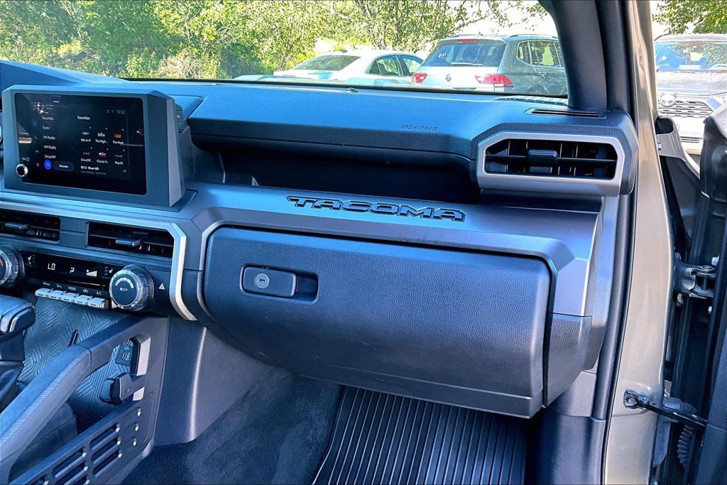 Used 2024 Toyota Tacoma TRD Sport AWD/4WD image 30