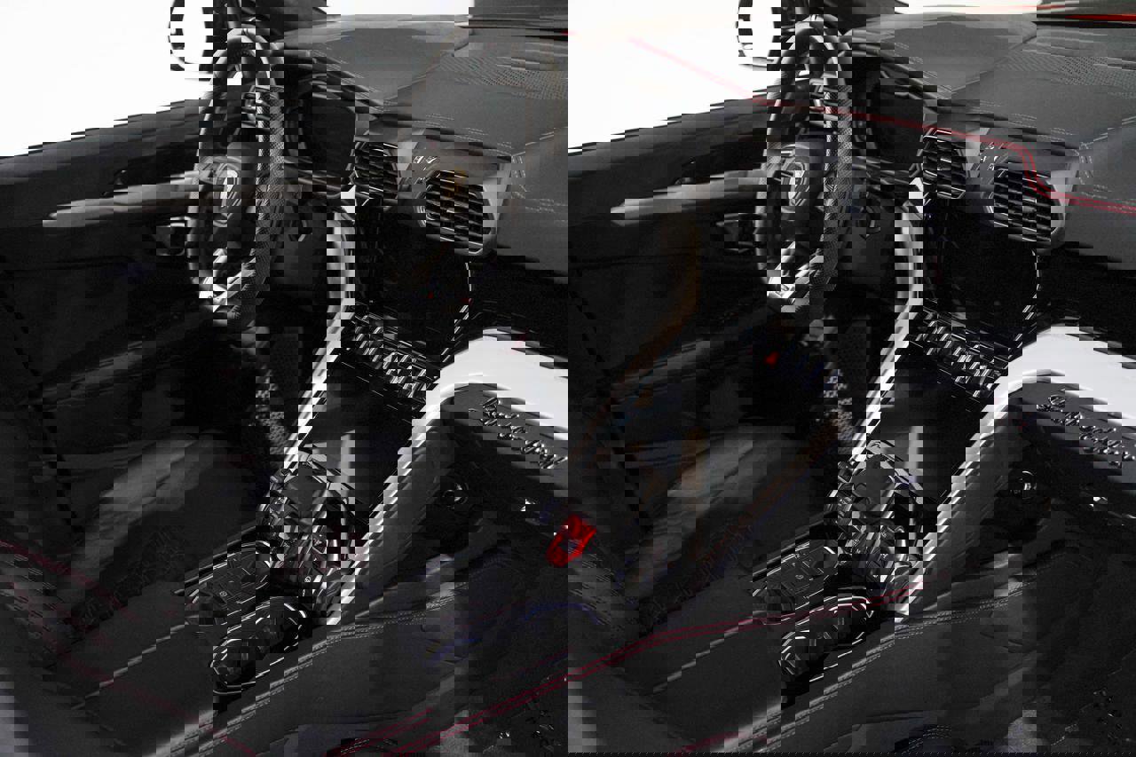 Used 2020 Lamborghini Urus image 16