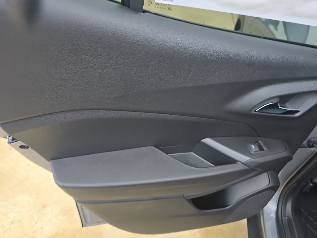 New 2026 Chevrolet Trax LT w/ Driver Confidence Package FWD image 11