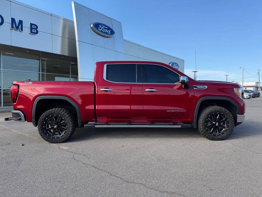 Used 2022 GMC Sierra 1500 SLT AWD/4WD image 2