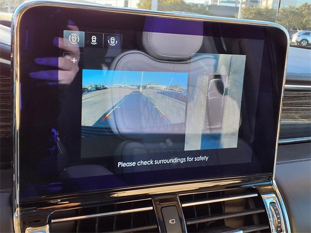 Used 2020 Lincoln Navigator Black Label w/ Cargo Convenience Package image 19