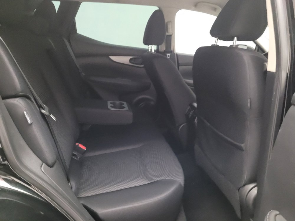 Used 2022 Nissan Rogue Sport S FWD image 19