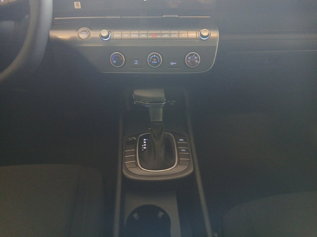 New 2027 Hyundai Kona SE FWD image 11