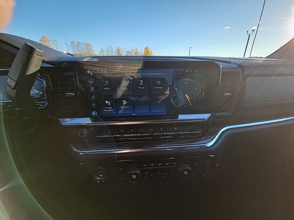 Used 2023 Chevrolet Silverado 1500 LT image 7