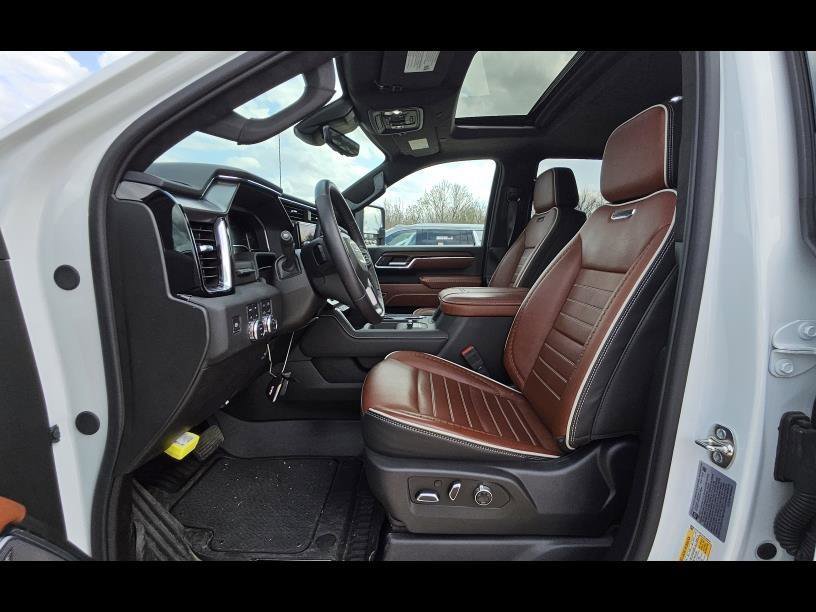 Used 2025 GMC Sierra 2500 Denali Ultimate image 8