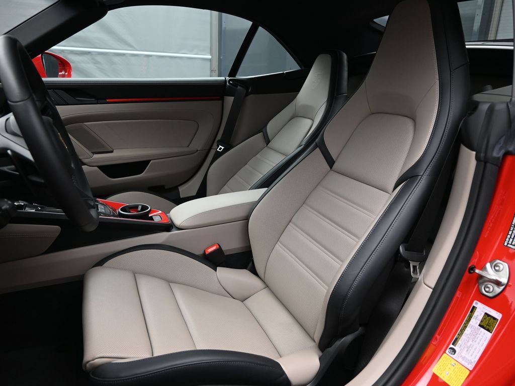 Certified 2025 Porsche 911 Carrera RWD image 5
