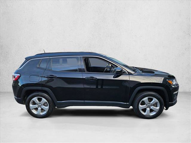 Used 2018 Jeep Compass Latitude w/ Popular Equipment Group FWD image 4